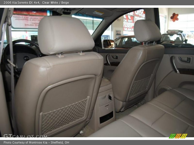 Clear White / Beige 2006 Kia Sorento EX 4x4