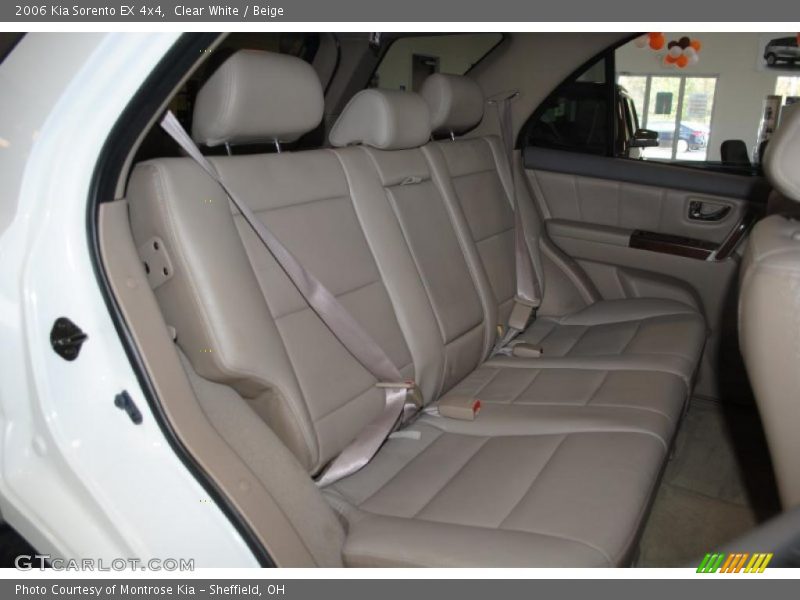 Clear White / Beige 2006 Kia Sorento EX 4x4