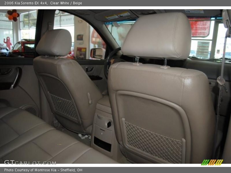 Clear White / Beige 2006 Kia Sorento EX 4x4