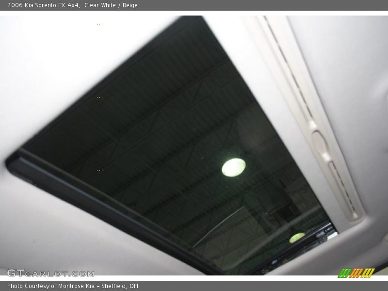 Clear White / Beige 2006 Kia Sorento EX 4x4