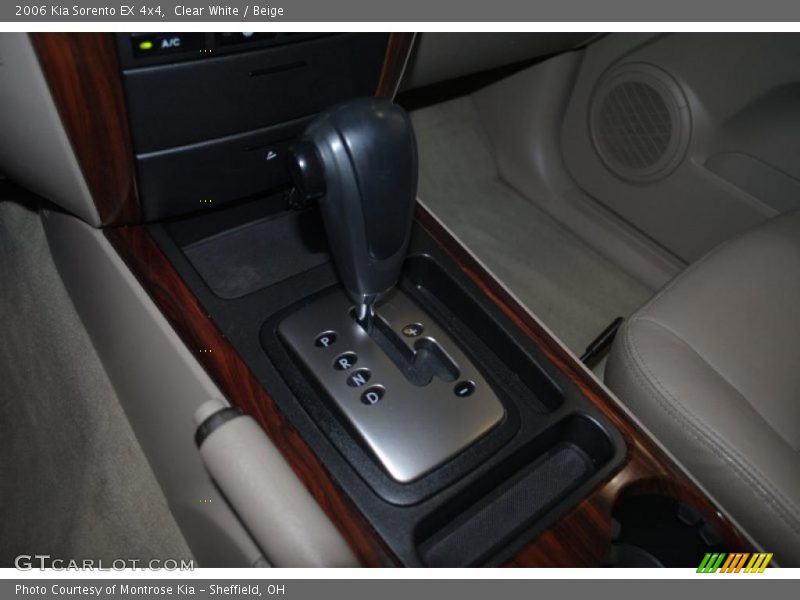 Clear White / Beige 2006 Kia Sorento EX 4x4