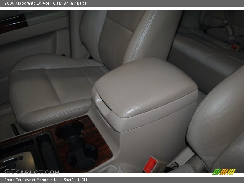 Clear White / Beige 2006 Kia Sorento EX 4x4