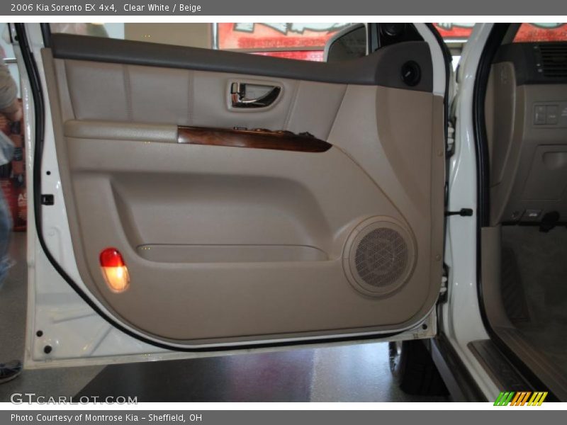 Clear White / Beige 2006 Kia Sorento EX 4x4