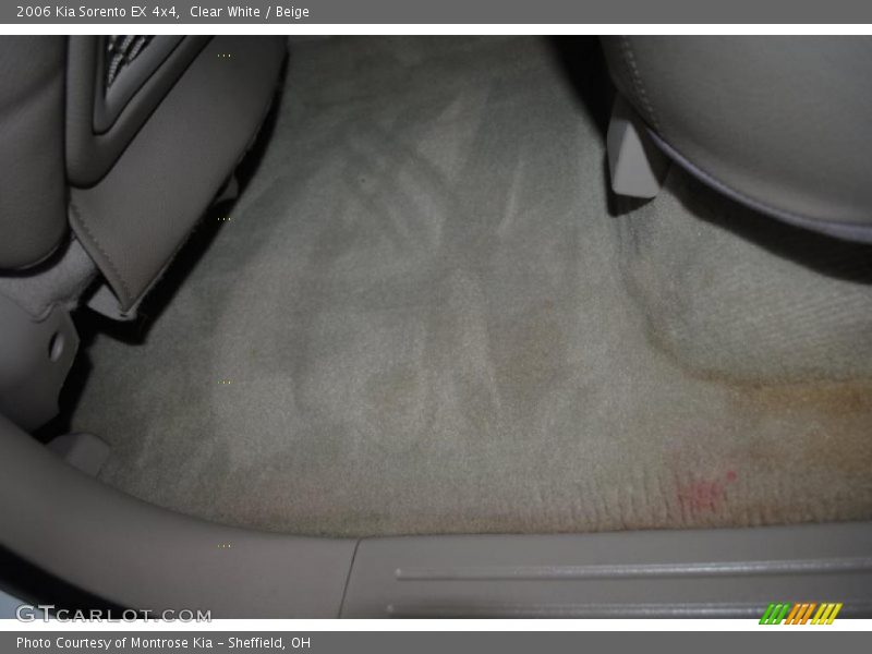 Clear White / Beige 2006 Kia Sorento EX 4x4