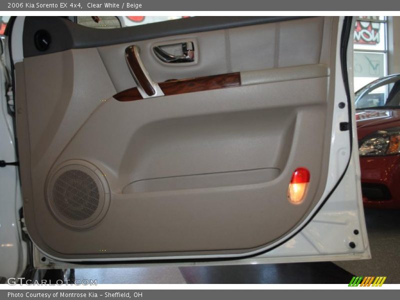 Clear White / Beige 2006 Kia Sorento EX 4x4