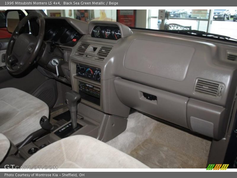 Black Sea Green Metallic / Beige 1996 Mitsubishi Montero LS 4x4