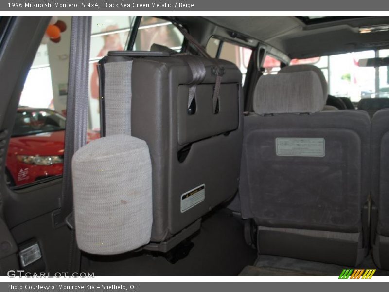 Black Sea Green Metallic / Beige 1996 Mitsubishi Montero LS 4x4