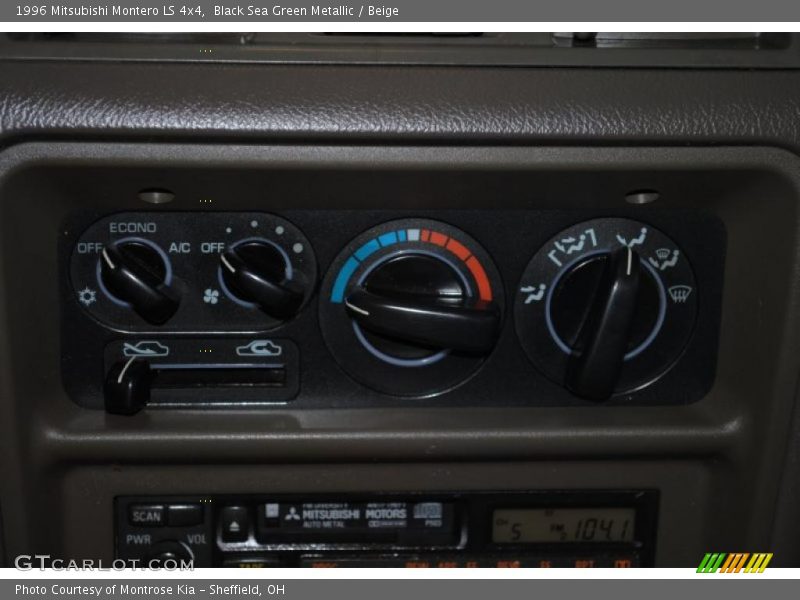 Black Sea Green Metallic / Beige 1996 Mitsubishi Montero LS 4x4