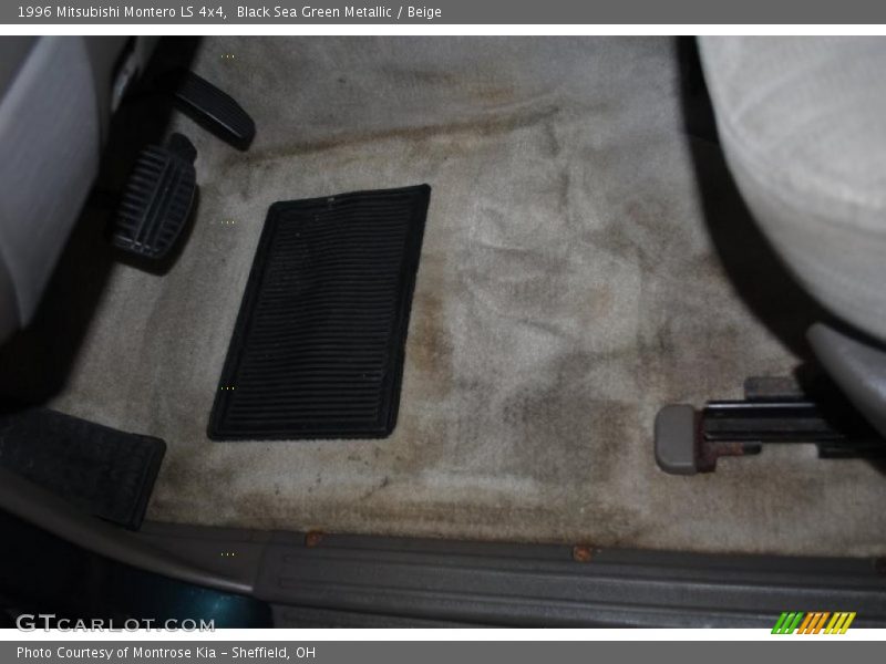 Black Sea Green Metallic / Beige 1996 Mitsubishi Montero LS 4x4