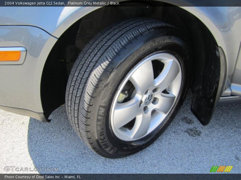 Platinum Grey Metallic / Black 2004 Volkswagen Jetta GLS Sedan
