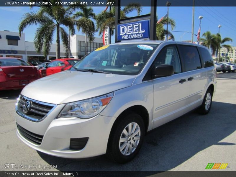 Mercury Sliver Metallic / Aero Grey 2009 Volkswagen Routan S