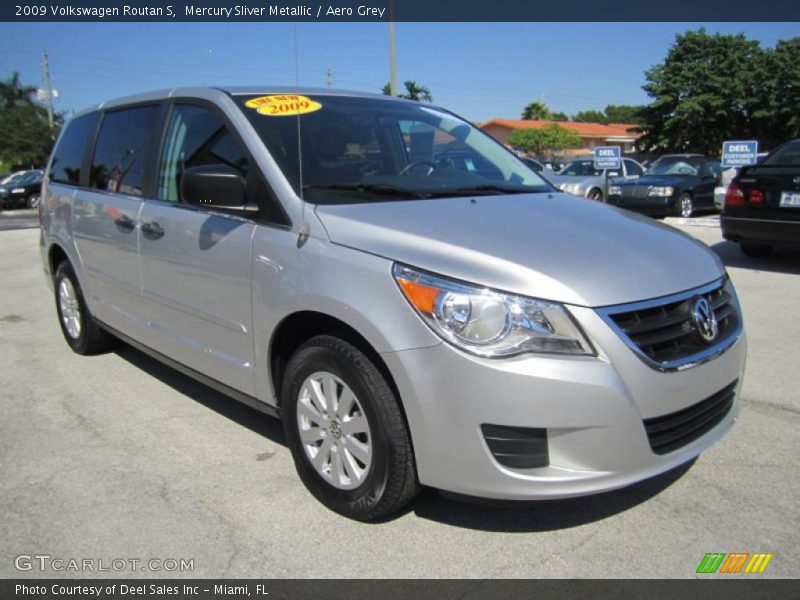Mercury Sliver Metallic / Aero Grey 2009 Volkswagen Routan S
