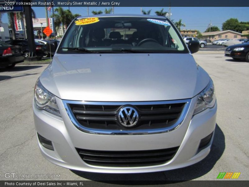 Mercury Sliver Metallic / Aero Grey 2009 Volkswagen Routan S