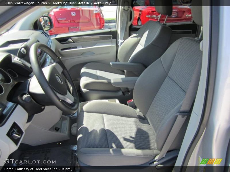 Mercury Sliver Metallic / Aero Grey 2009 Volkswagen Routan S