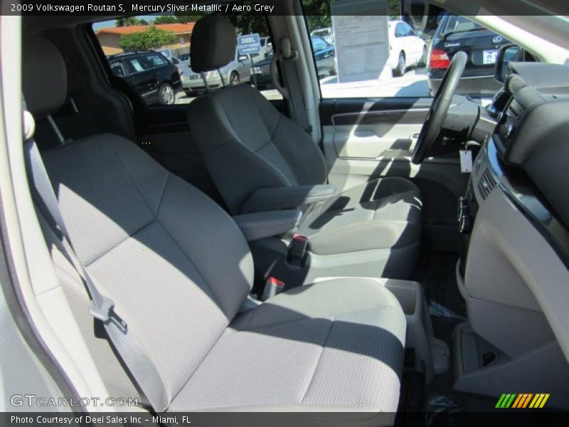 Mercury Sliver Metallic / Aero Grey 2009 Volkswagen Routan S