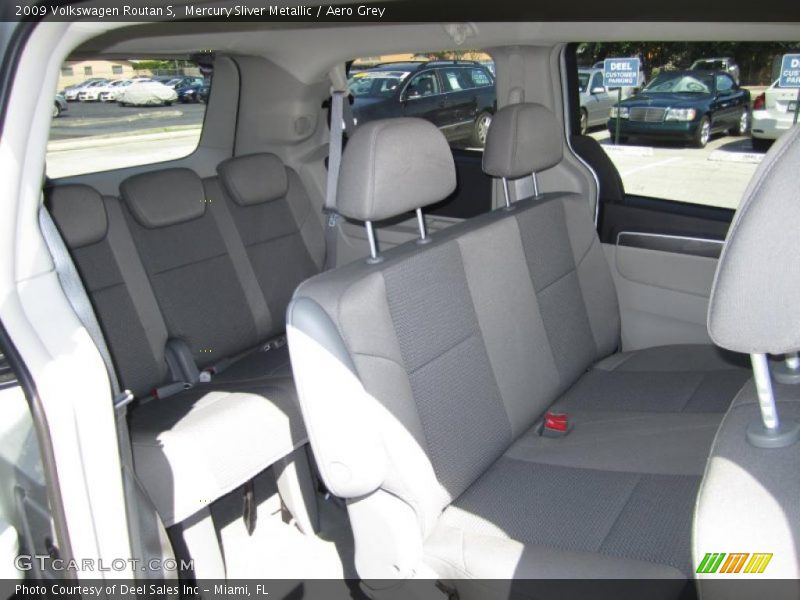 Mercury Sliver Metallic / Aero Grey 2009 Volkswagen Routan S