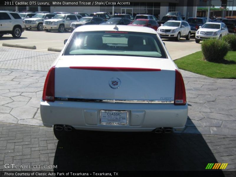 White Diamond Tricoat / Shale/Cocoa Accents 2011 Cadillac DTS Luxury