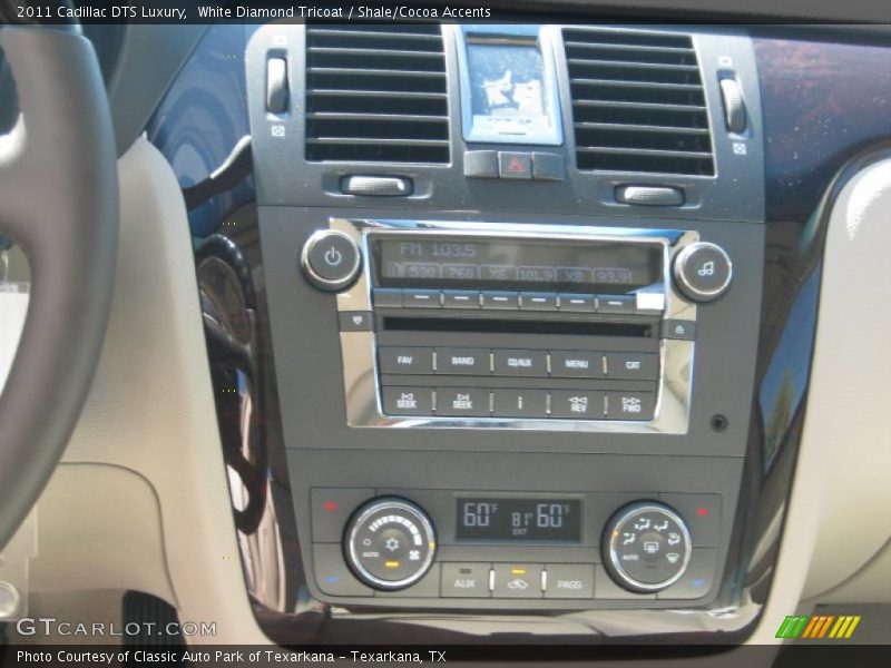 White Diamond Tricoat / Shale/Cocoa Accents 2011 Cadillac DTS Luxury