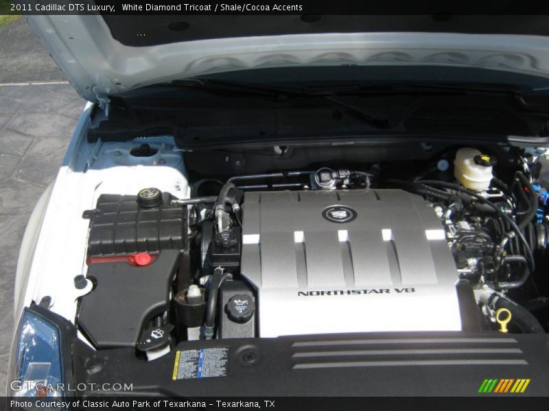 White Diamond Tricoat / Shale/Cocoa Accents 2011 Cadillac DTS Luxury