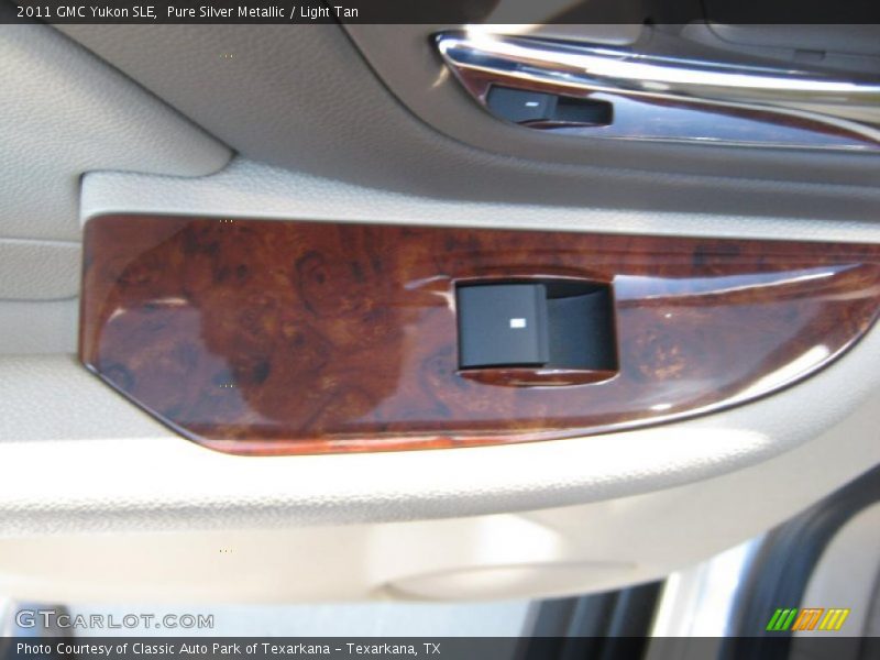 Pure Silver Metallic / Light Tan 2011 GMC Yukon SLE