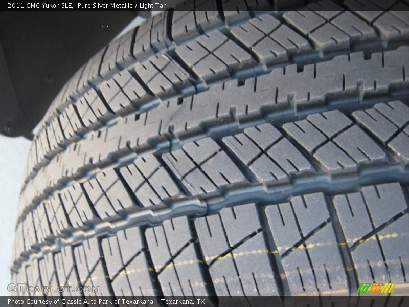 Pure Silver Metallic / Light Tan 2011 GMC Yukon SLE