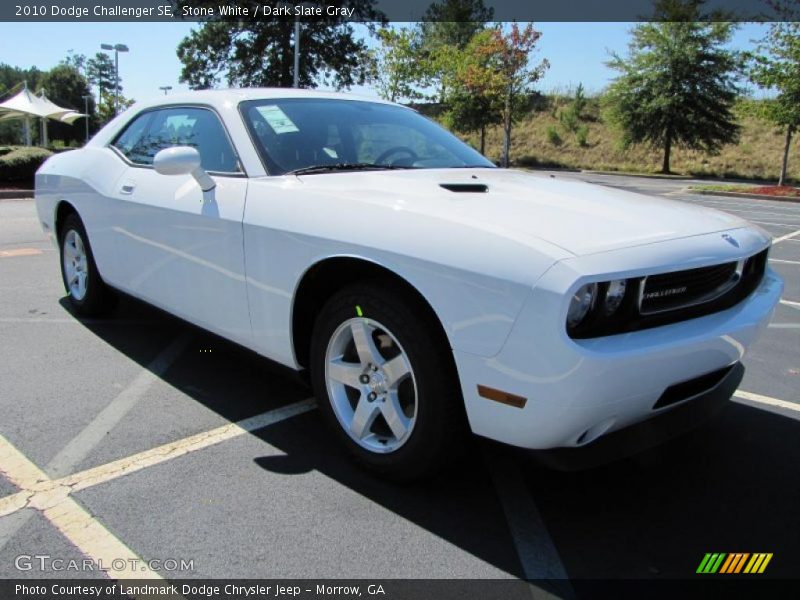Stone White / Dark Slate Gray 2010 Dodge Challenger SE