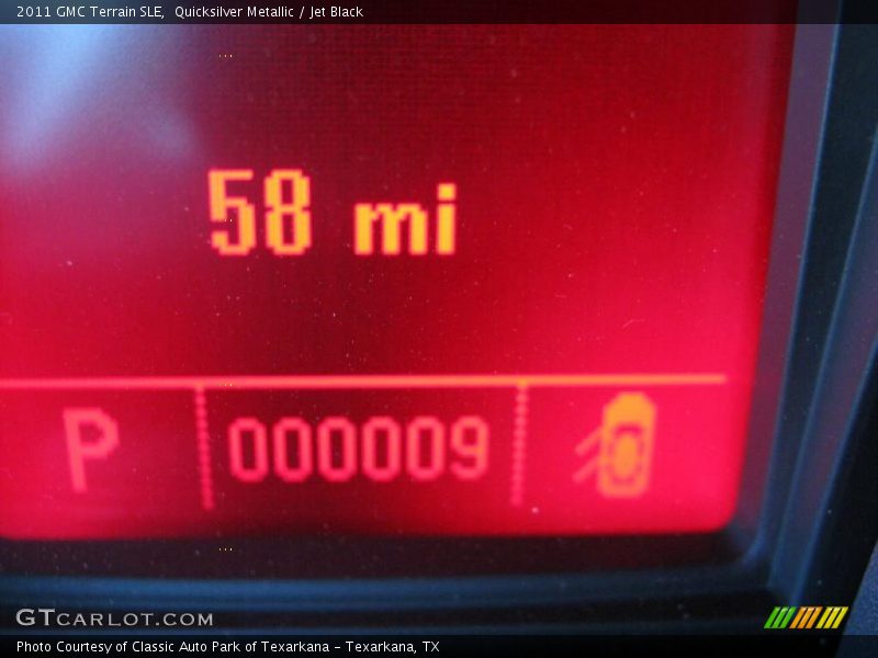 Quicksilver Metallic / Jet Black 2011 GMC Terrain SLE