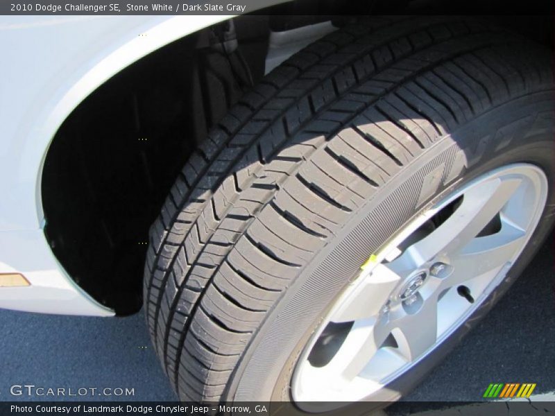 Stone White / Dark Slate Gray 2010 Dodge Challenger SE