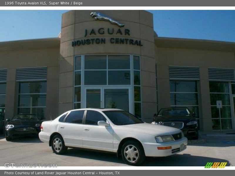 Super White / Beige 1996 Toyota Avalon XLS