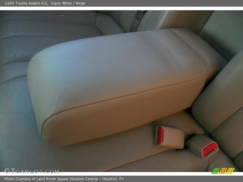 Super White / Beige 1996 Toyota Avalon XLS