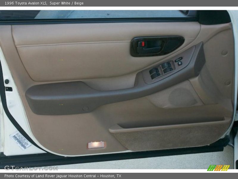 Super White / Beige 1996 Toyota Avalon XLS