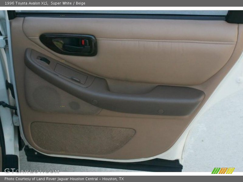 Super White / Beige 1996 Toyota Avalon XLS