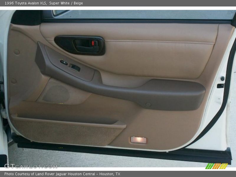 Super White / Beige 1996 Toyota Avalon XLS