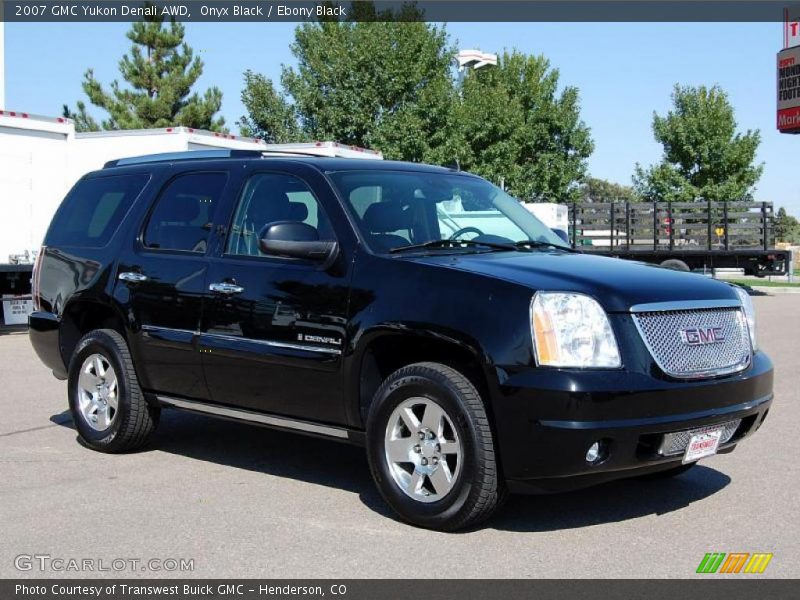Onyx Black / Ebony Black 2007 GMC Yukon Denali AWD