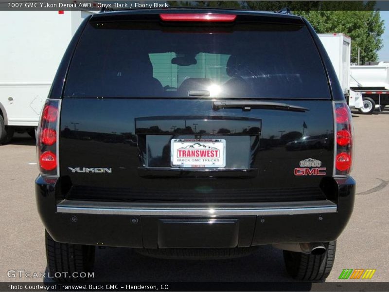 Onyx Black / Ebony Black 2007 GMC Yukon Denali AWD