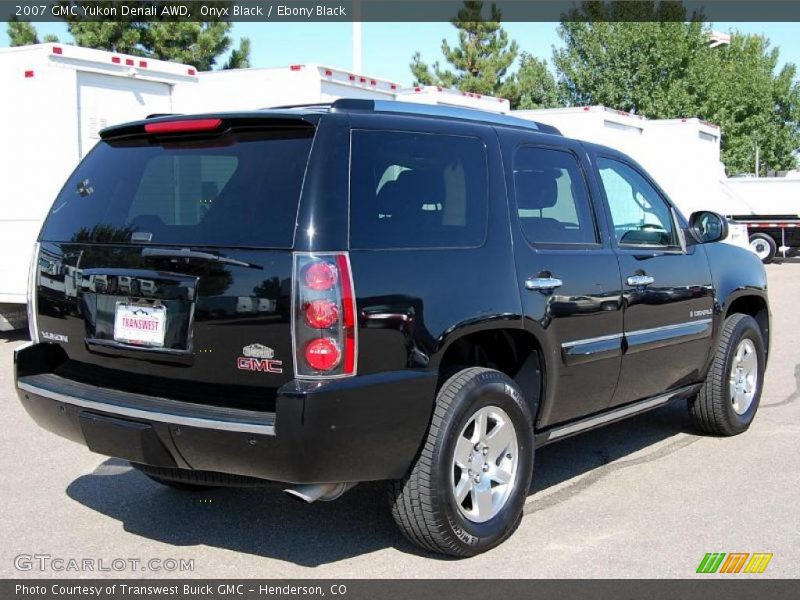 Onyx Black / Ebony Black 2007 GMC Yukon Denali AWD