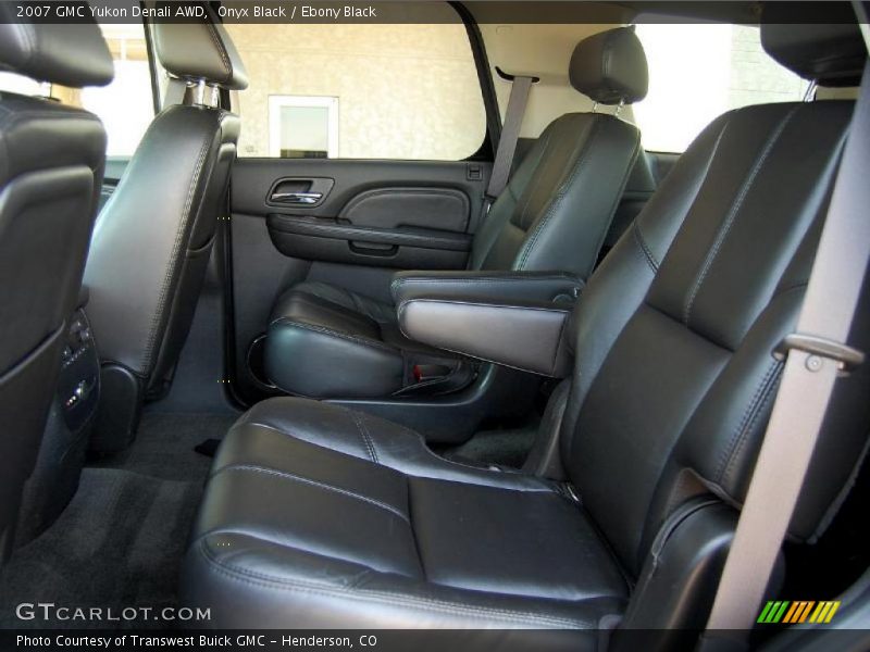 Onyx Black / Ebony Black 2007 GMC Yukon Denali AWD