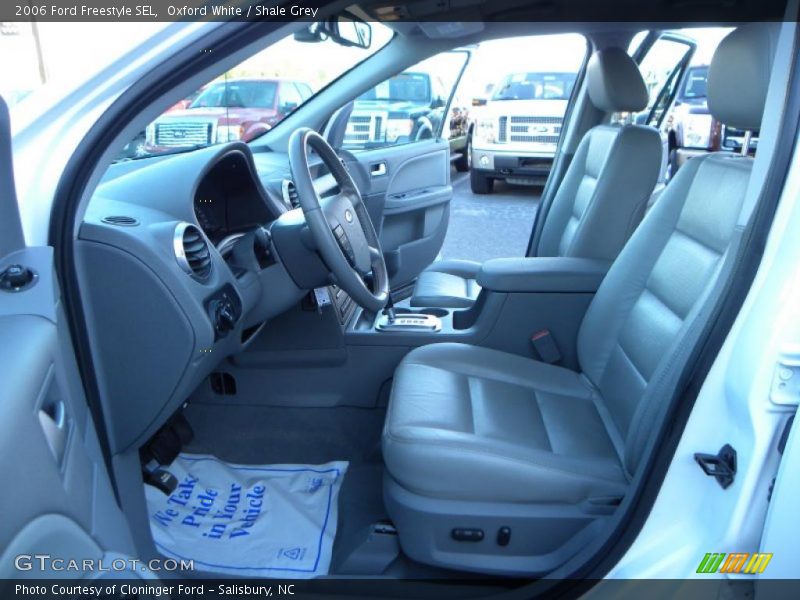 Oxford White / Shale Grey 2006 Ford Freestyle SEL