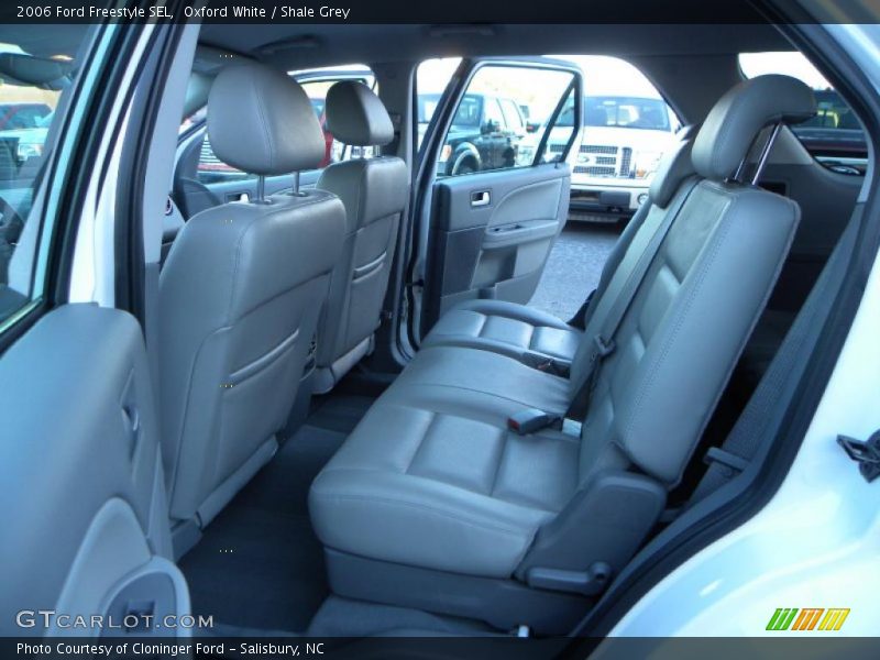 Oxford White / Shale Grey 2006 Ford Freestyle SEL