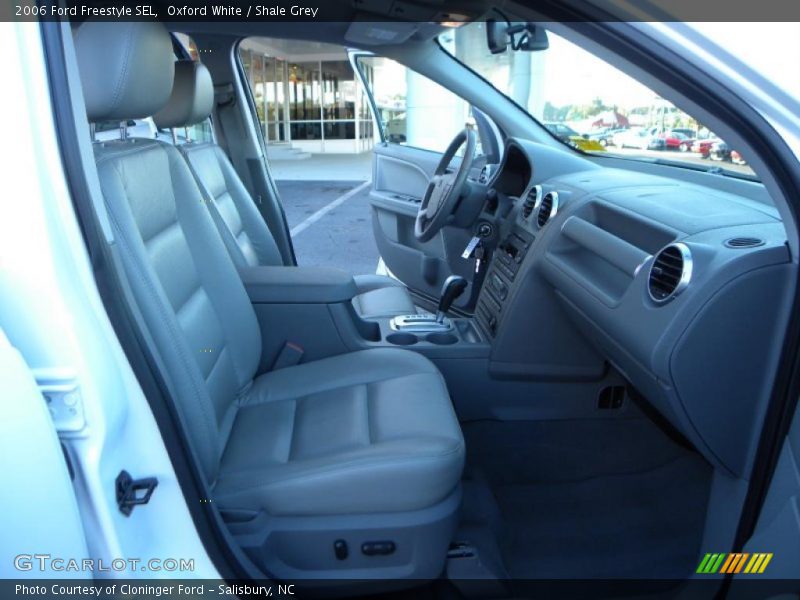 Oxford White / Shale Grey 2006 Ford Freestyle SEL