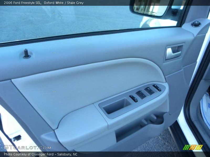 Oxford White / Shale Grey 2006 Ford Freestyle SEL
