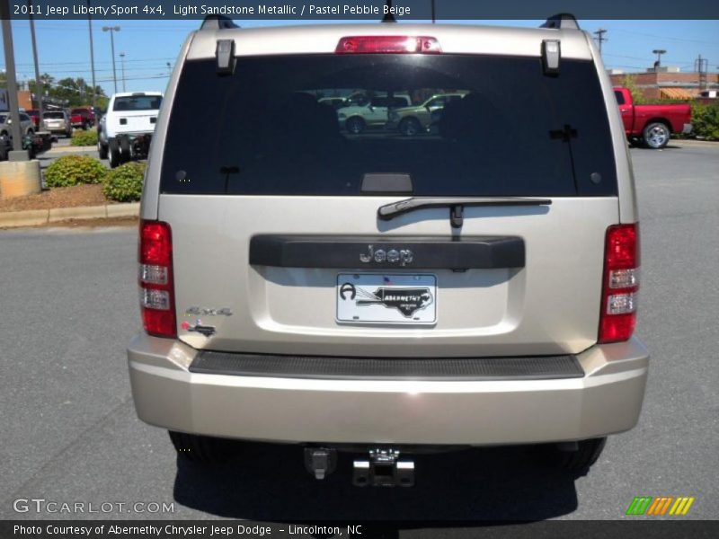 Light Sandstone Metallic / Pastel Pebble Beige 2011 Jeep Liberty Sport 4x4