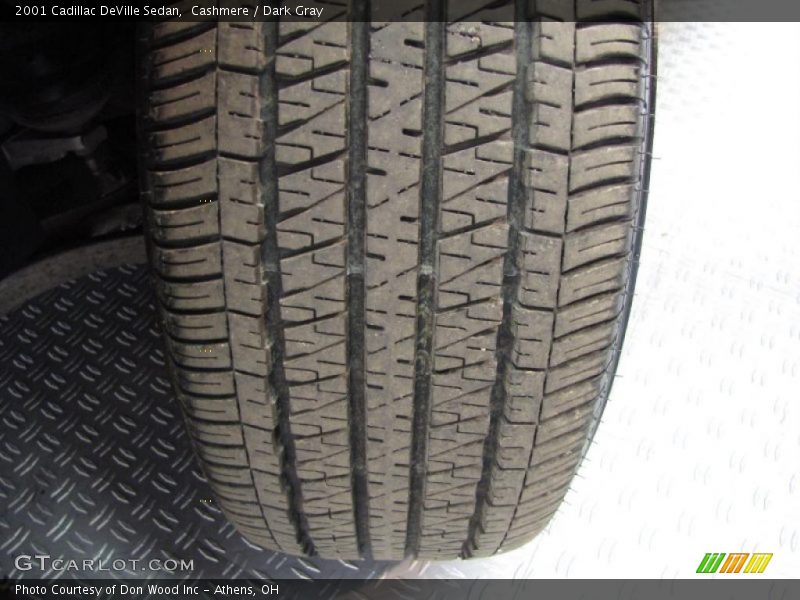 Cashmere / Dark Gray 2001 Cadillac DeVille Sedan