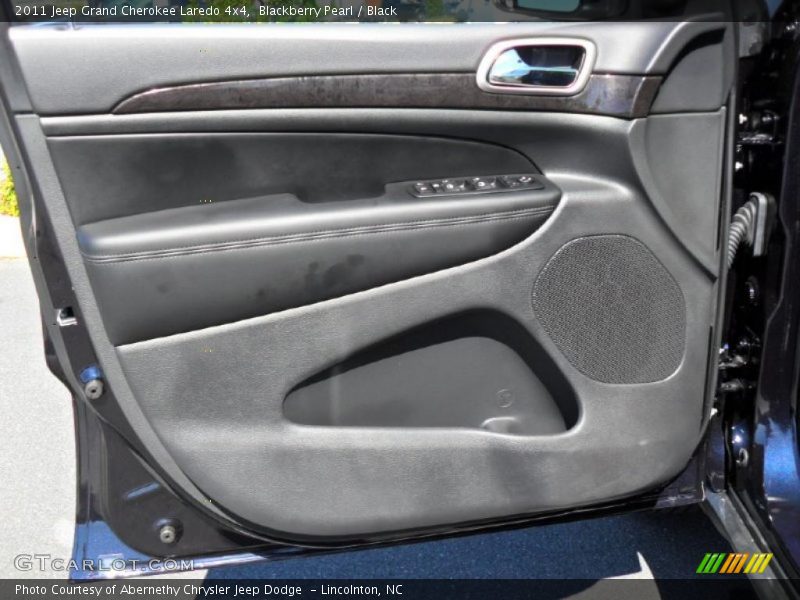 Blackberry Pearl / Black 2011 Jeep Grand Cherokee Laredo 4x4