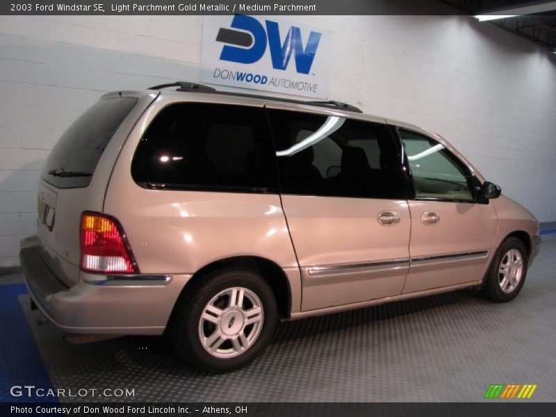 Light Parchment Gold Metallic / Medium Parchment 2003 Ford Windstar SE