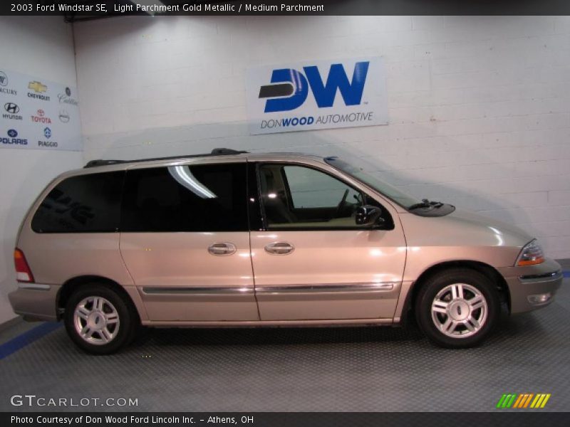 Light Parchment Gold Metallic / Medium Parchment 2003 Ford Windstar SE