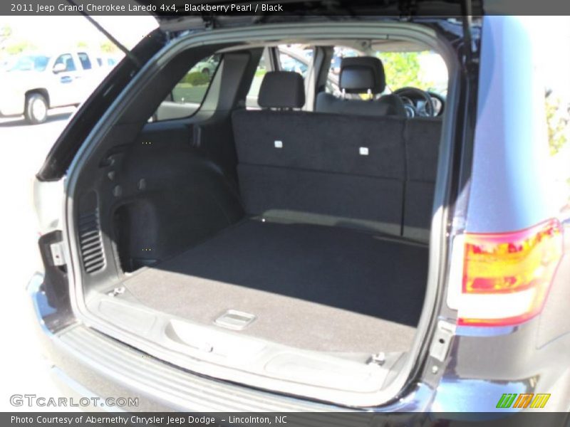 Blackberry Pearl / Black 2011 Jeep Grand Cherokee Laredo 4x4