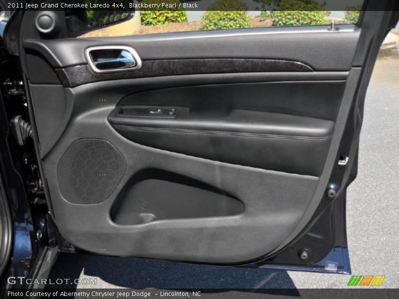 Blackberry Pearl / Black 2011 Jeep Grand Cherokee Laredo 4x4