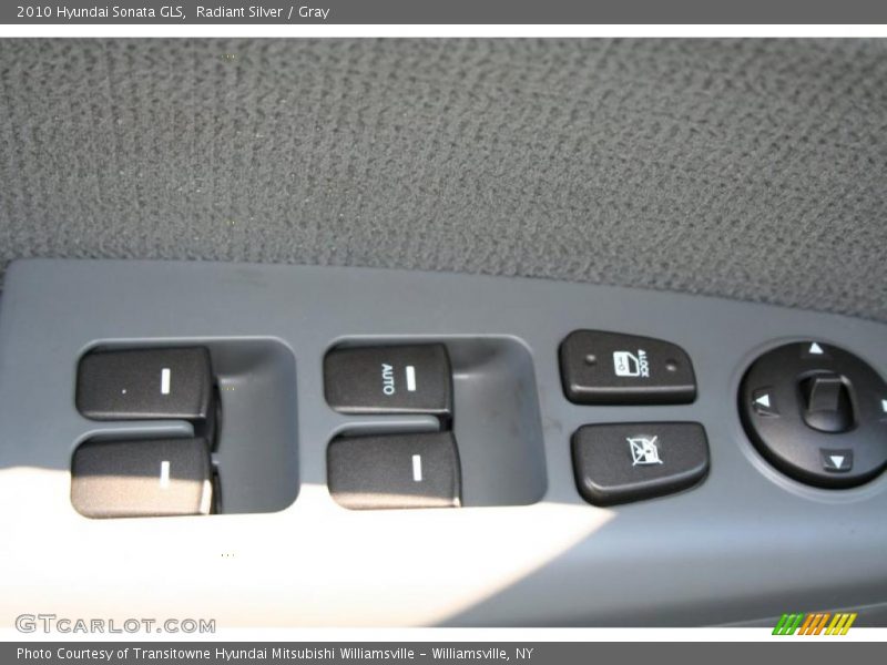 Radiant Silver / Gray 2010 Hyundai Sonata GLS