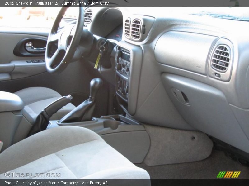 Summit White / Light Gray 2005 Chevrolet TrailBlazer LS